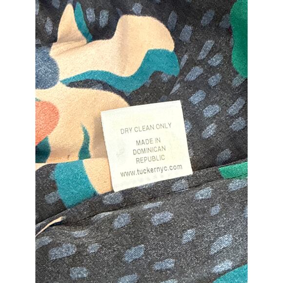 Tucker NYC Classic Silk Navy Floral 3/4 Sleeve Oversized Blouse M EUC - Picture 6 of 6